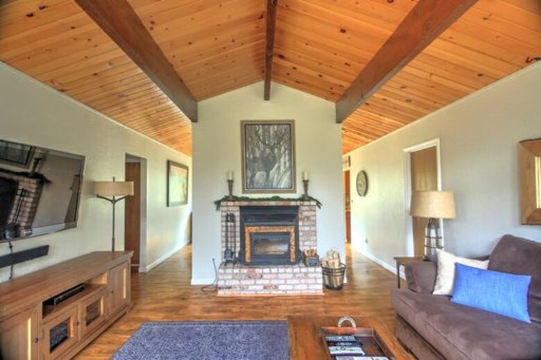 Cabin with Soaring Windows and Hot Tub Near Yosemite - Groveland, California