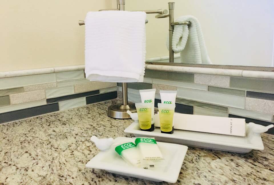 Cabin with Soaring Windows and Hot Tub Near Yosemite - Groveland, California