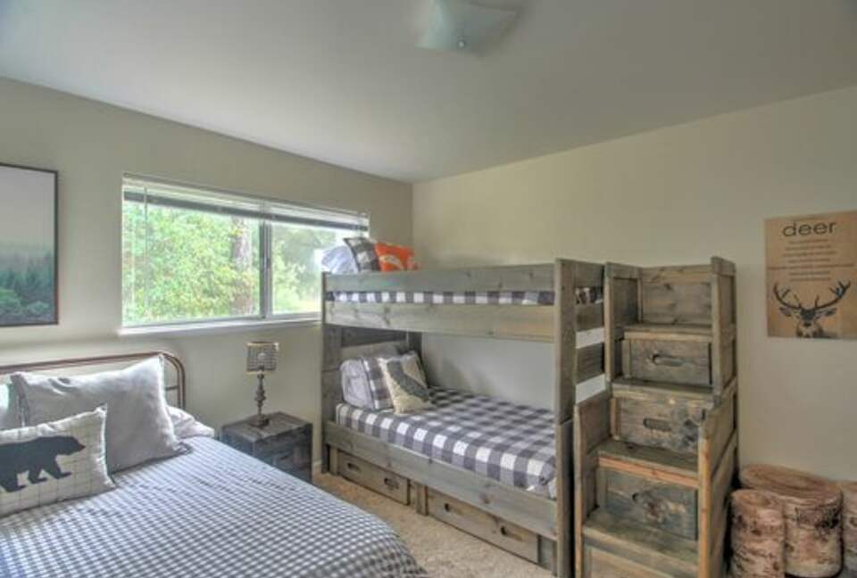 Cabin with Soaring Windows and Hot Tub Near Yosemite - Groveland, California