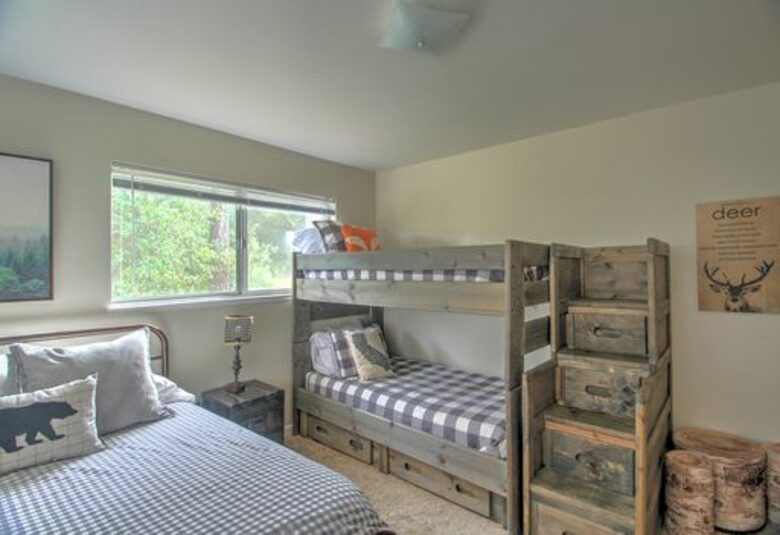 Cabin with Soaring Windows and Hot Tub Near Yosemite - Groveland, California