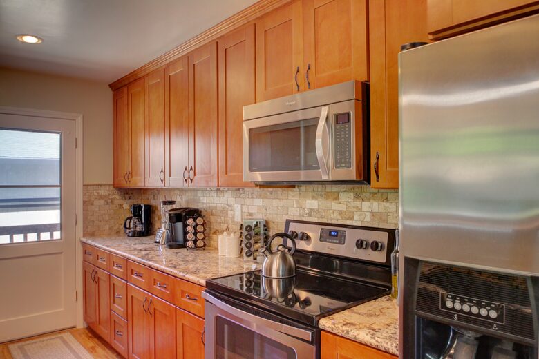 Cabin with Soaring Windows and Hot Tub Near Yosemite - Groveland, California