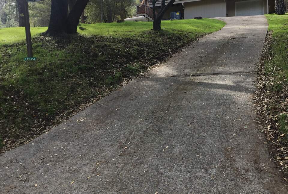 Cabin with Soaring Windows and Hot Tub Near Yosemite - Groveland, California