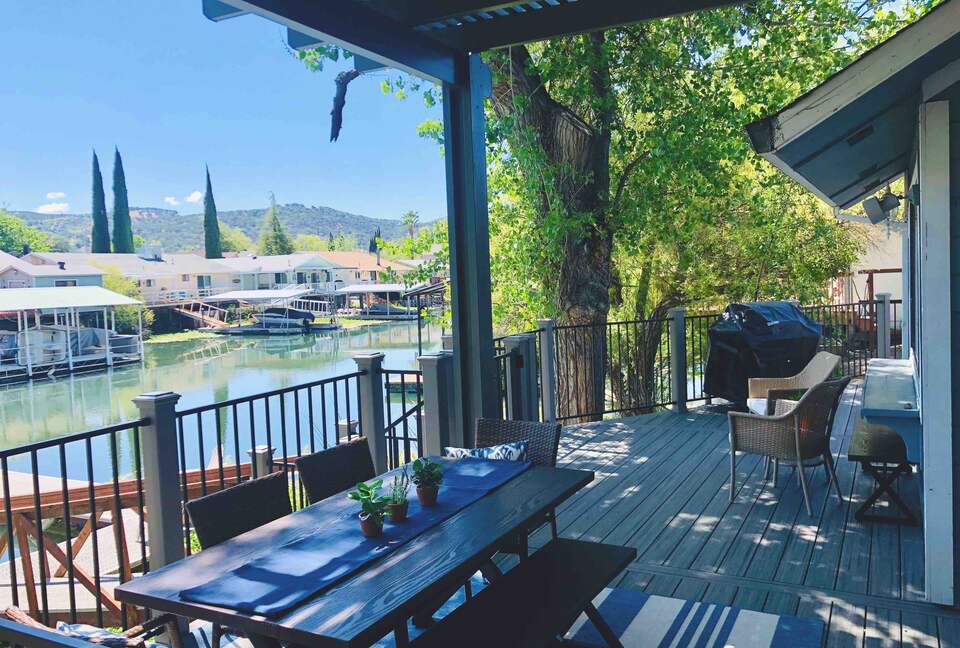 Clearlake Keys Modern Beauty - Clearlake Oaks, California