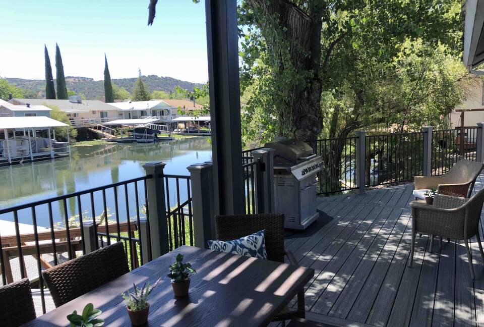 Clearlake Keys Modern Beauty - Clearlake Oaks, California