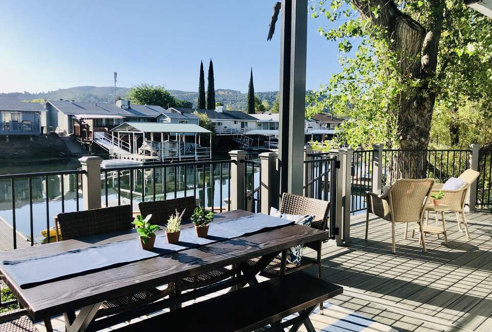 Clearlake Keys Modern Beauty - Clearlake Oaks, California