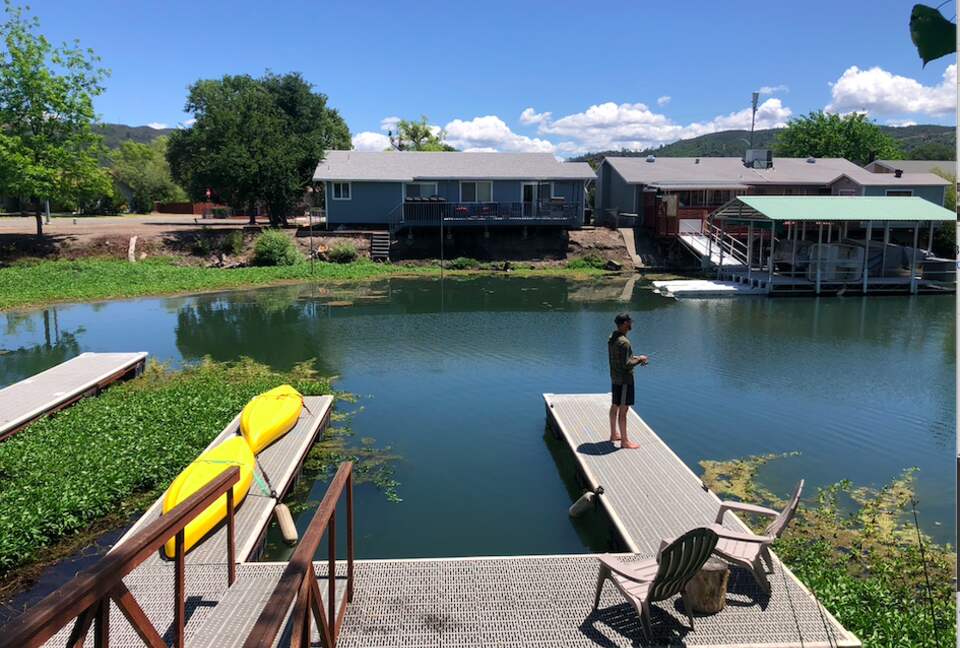 Clearlake Keys Modern Beauty - Clearlake Oaks, California