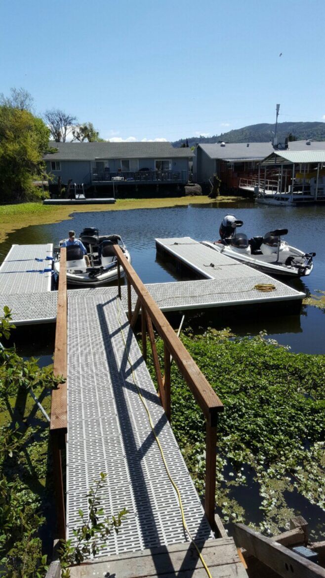 Clearlake Keys Modern Beauty - Clearlake Oaks, California