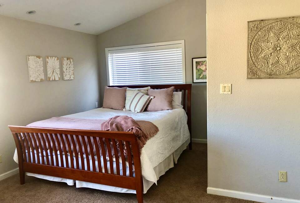 Clearlake Keys Modern Beauty - Clearlake Oaks, California