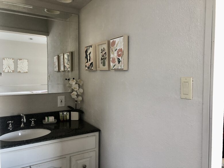 Clearlake Keys Modern Beauty - Clearlake Oaks, California