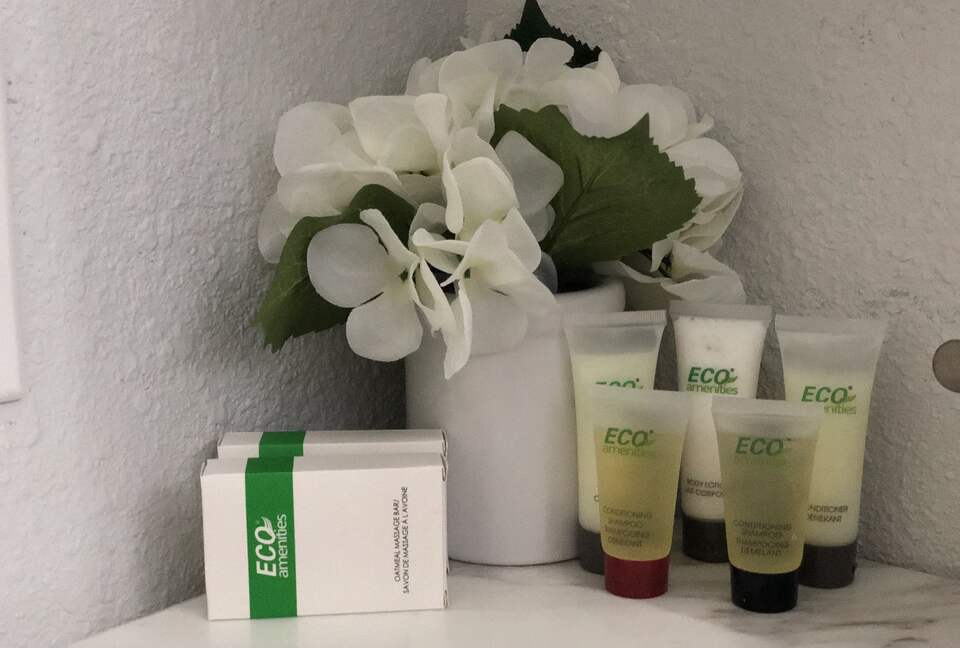 Clearlake Keys Modern Beauty - Clearlake Oaks, California