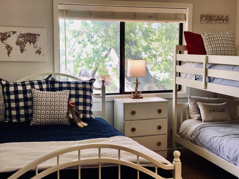 Clearlake Keys Modern Beauty - Clearlake Oaks, California