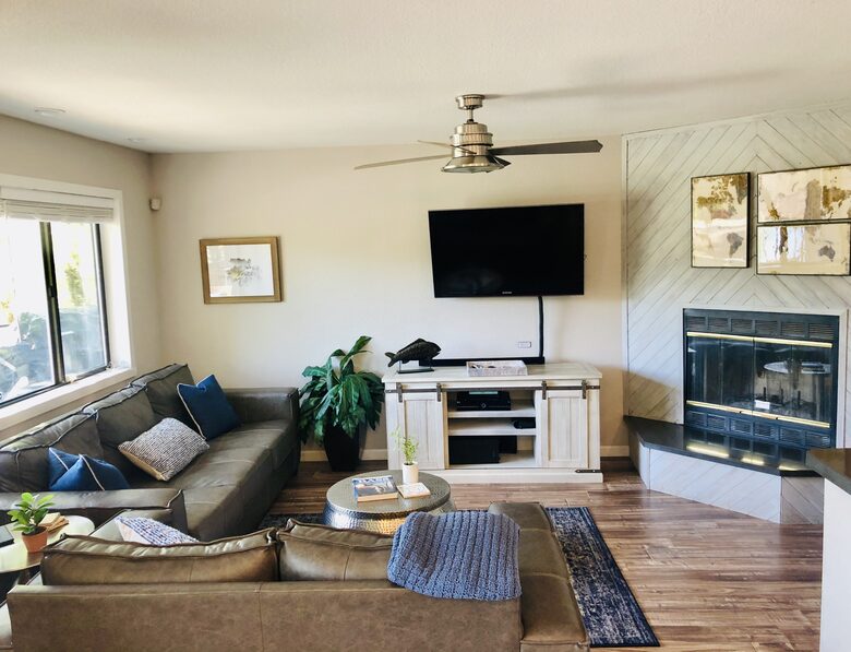 Clearlake Keys Modern Beauty - Clearlake Oaks, California