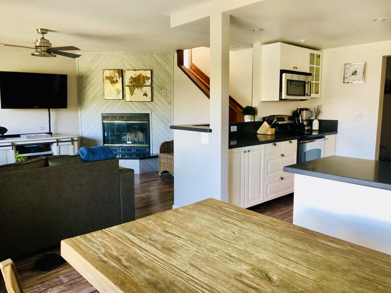 Clearlake Keys Modern Beauty - Clearlake Oaks, California