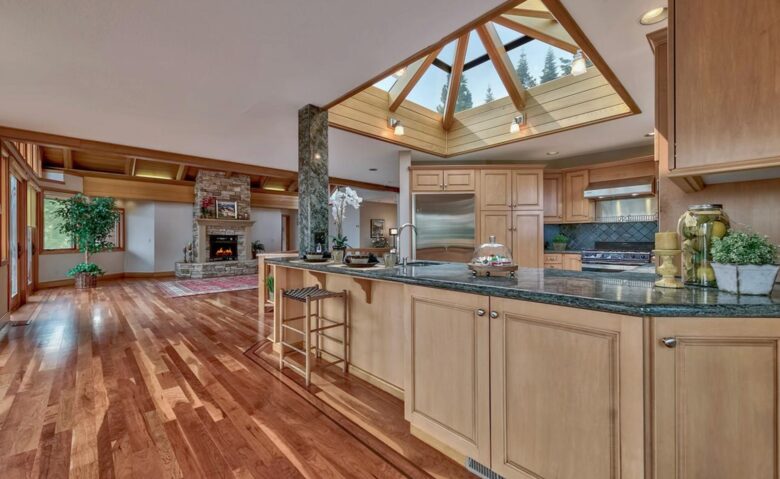 Spacious Mountain Home with Gorgeous Views - Truckee, California