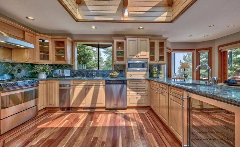 Spacious Mountain Home with Gorgeous Views - Truckee, California