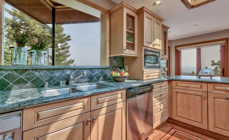 Spacious Mountain Home with Gorgeous Views - Truckee, California