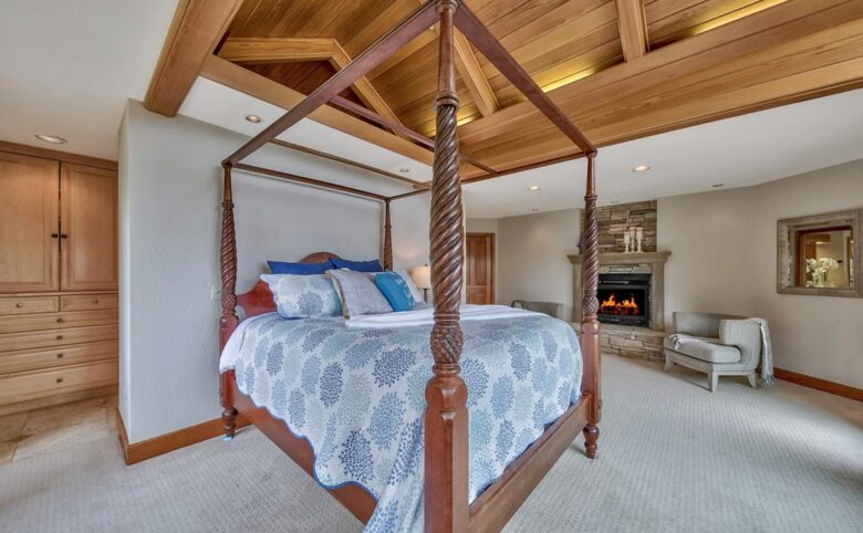 Spacious Mountain Home with Gorgeous Views - Truckee, California