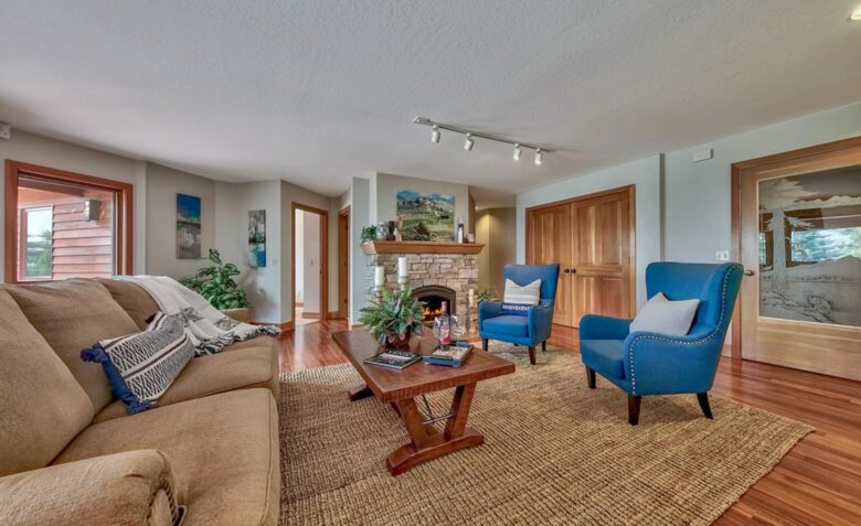 Spacious Mountain Home with Gorgeous Views - Truckee, California