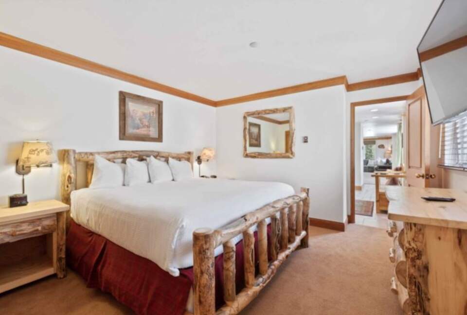 The Charter at Beaver Creek Ski-In/Ski-Out Condo - Beaver Creek, Colorado