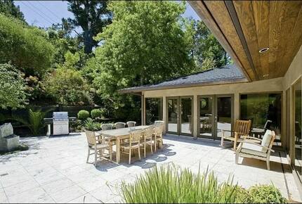 California Om, San Francisco Bay Area Getaway - Hillsborough, California