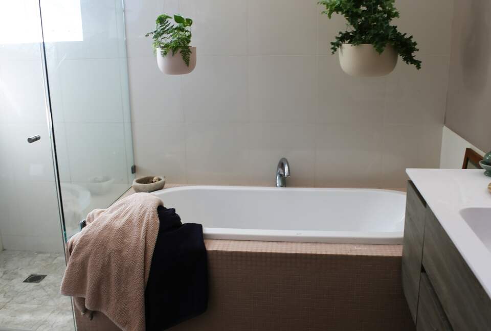 Master bedroom ensuite