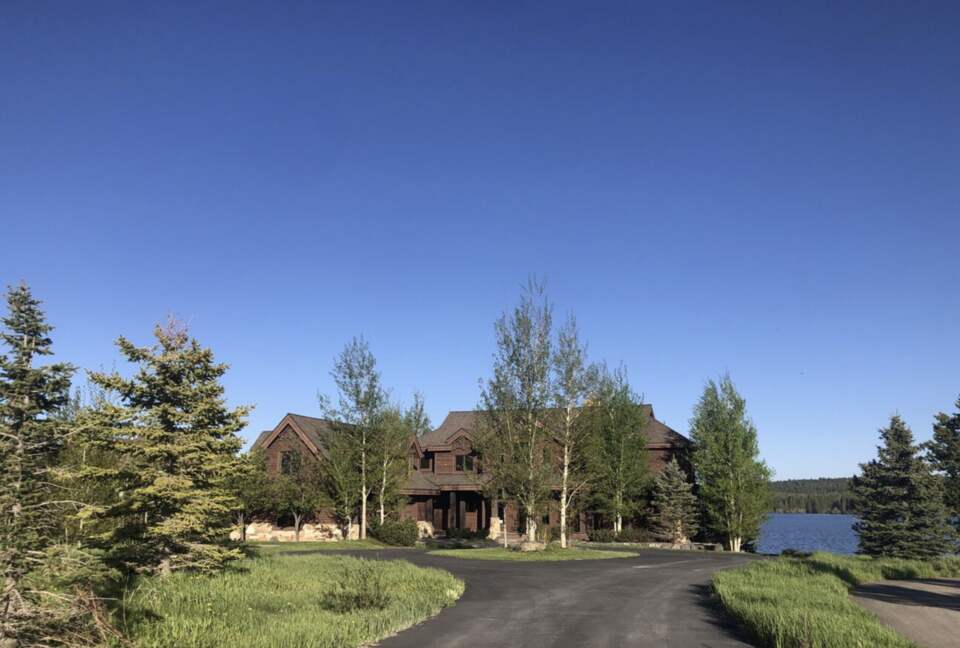 Sandy Beach Lodge - Island Park, Idaho