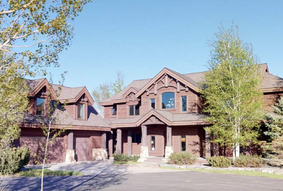 Sandy Beach Lodge - Island Park, Idaho