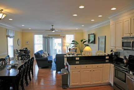 4 Bedroom/4.5 Bath-Beach House, Private Pool Steps from Beach - Surfside Beach, South Carolina