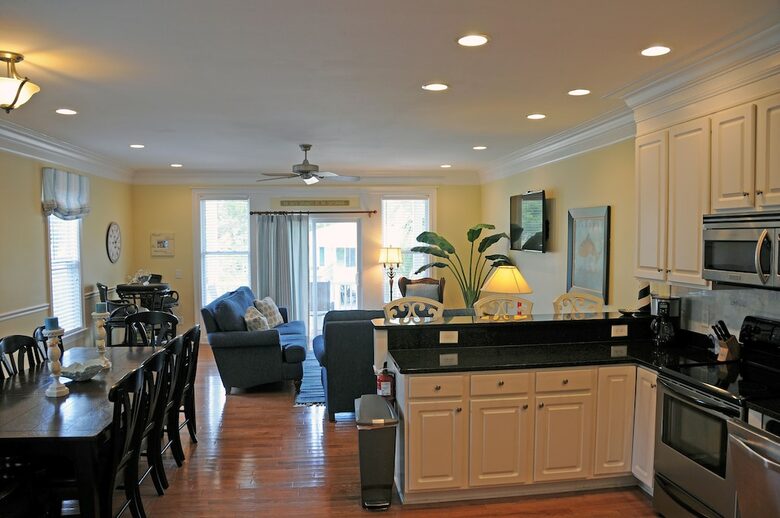 4 Bedroom/4.5 Bath-Beach House, Private Pool Steps from Beach - Surfside Beach, South Carolina