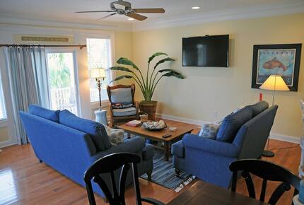 4 Bedroom/4.5 Bath-Beach House, Private Pool Steps from Beach - Surfside Beach, South Carolina