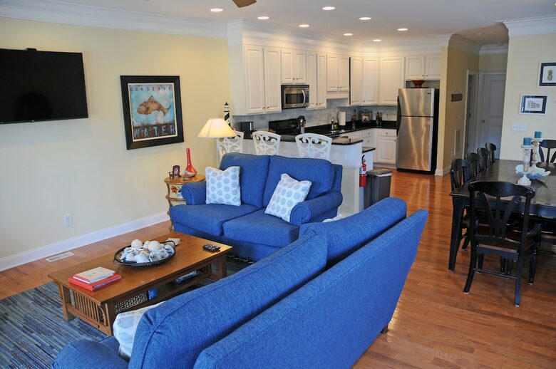 4 Bedroom/4.5 Bath-Beach House, Private Pool Steps from Beach - Surfside Beach, South Carolina