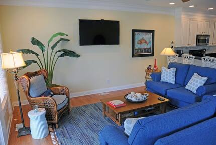 4 Bedroom/4.5 Bath-Beach House, Private Pool Steps from Beach - Surfside Beach, South Carolina