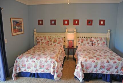 4 Bedroom/4.5 Bath-Beach House, Private Pool Steps from Beach - Surfside Beach, South Carolina