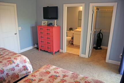 4 Bedroom/4.5 Bath-Beach House, Private Pool Steps from Beach - Surfside Beach, South Carolina