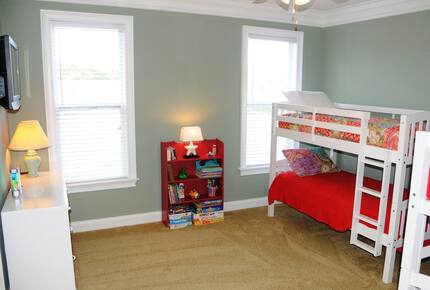 4 Bedroom/4.5 Bath-Beach House, Private Pool Steps from Beach - Surfside Beach, South Carolina