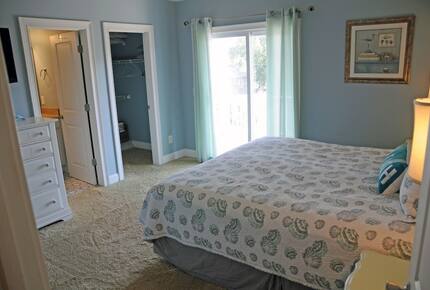 4 Bedroom/4.5 Bath-Beach House, Private Pool Steps from Beach - Surfside Beach, South Carolina