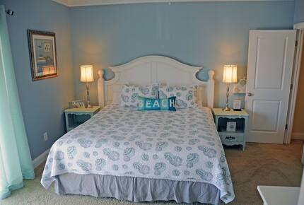 4 Bedroom/4.5 Bath-Beach House, Private Pool Steps from Beach - Surfside Beach, South Carolina