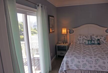4 Bedroom/4.5 Bath-Beach House, Private Pool Steps from Beach - Surfside Beach, South Carolina