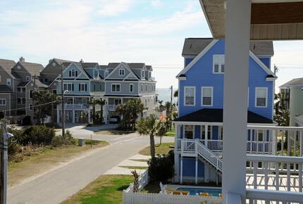 4 Bedroom/4.5 Bath-Beach House, Private Pool Steps from Beach - Surfside Beach, South Carolina