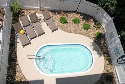 4 Bedroom/4.5 Bath-Beach House, Private Pool Steps from Beach - Surfside Beach, South Carolina