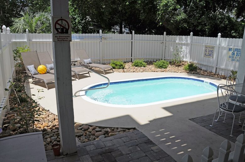 4 Bedroom/4.5 Bath-Beach House, Private Pool Steps from Beach - Surfside Beach, South Carolina