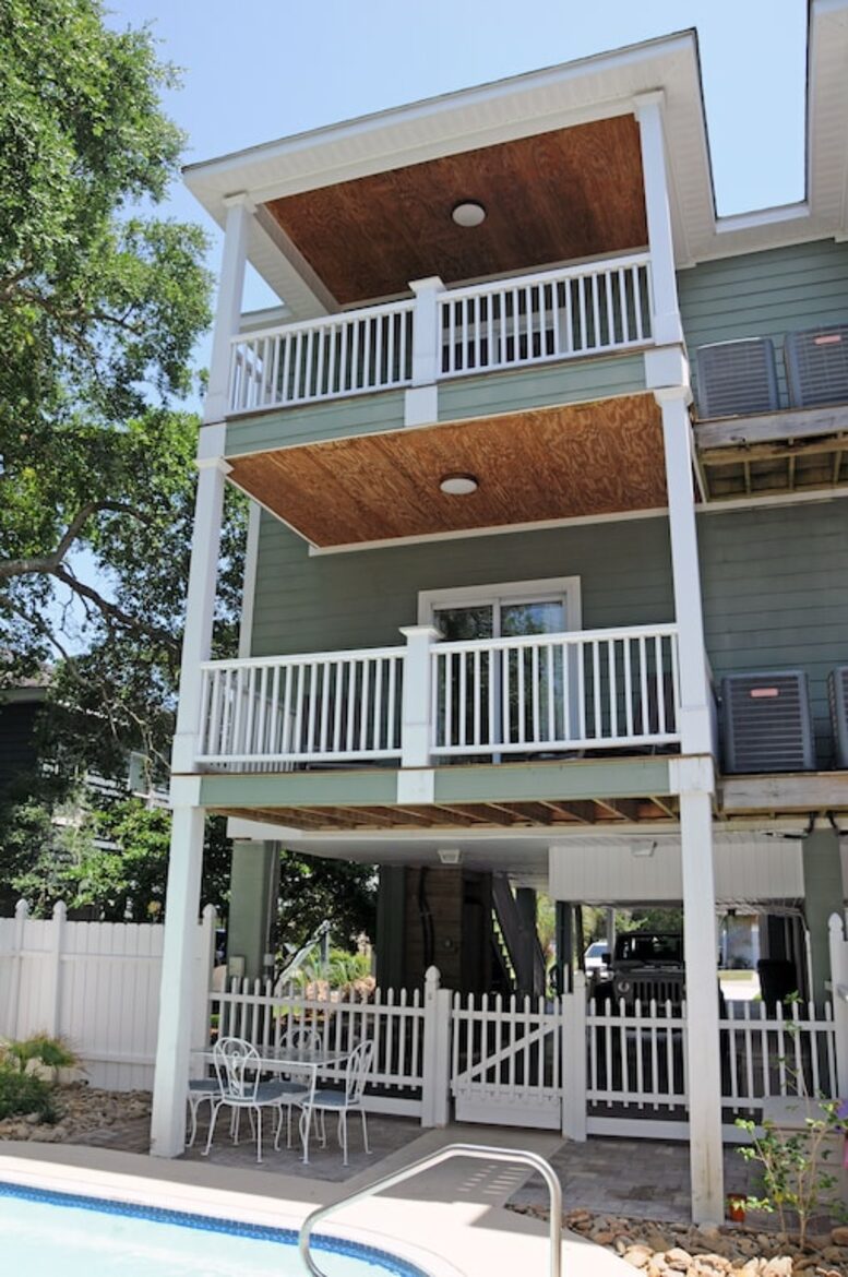 4 Bedroom/4.5 Bath-Beach House, Private Pool Steps from Beach - Surfside Beach, South Carolina