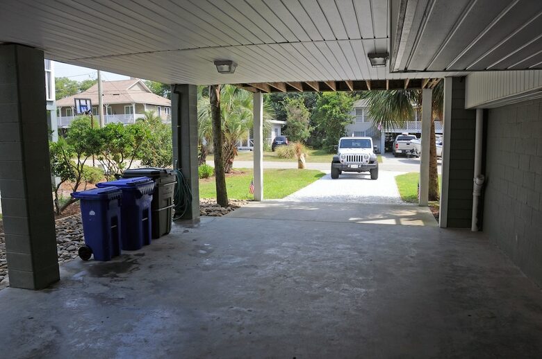 4 Bedroom/4.5 Bath-Beach House, Private Pool Steps from Beach - Surfside Beach, South Carolina