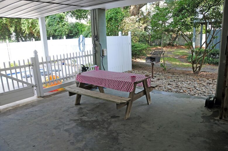 4 Bedroom/4.5 Bath-Beach House, Private Pool Steps from Beach - Surfside Beach, South Carolina