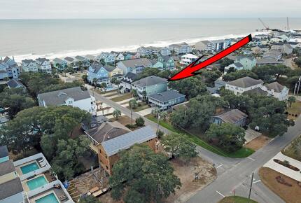 4 Bedroom/4.5 Bath-Beach House, Private Pool Steps from Beach - Surfside Beach, South Carolina