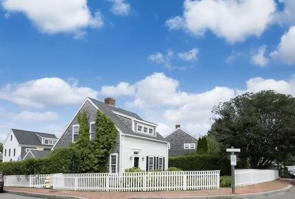 Charming Salt Box in Nantucket - Nantucket, Massachusetts