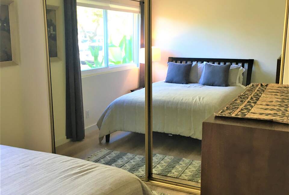 2nd bedroom queen bed