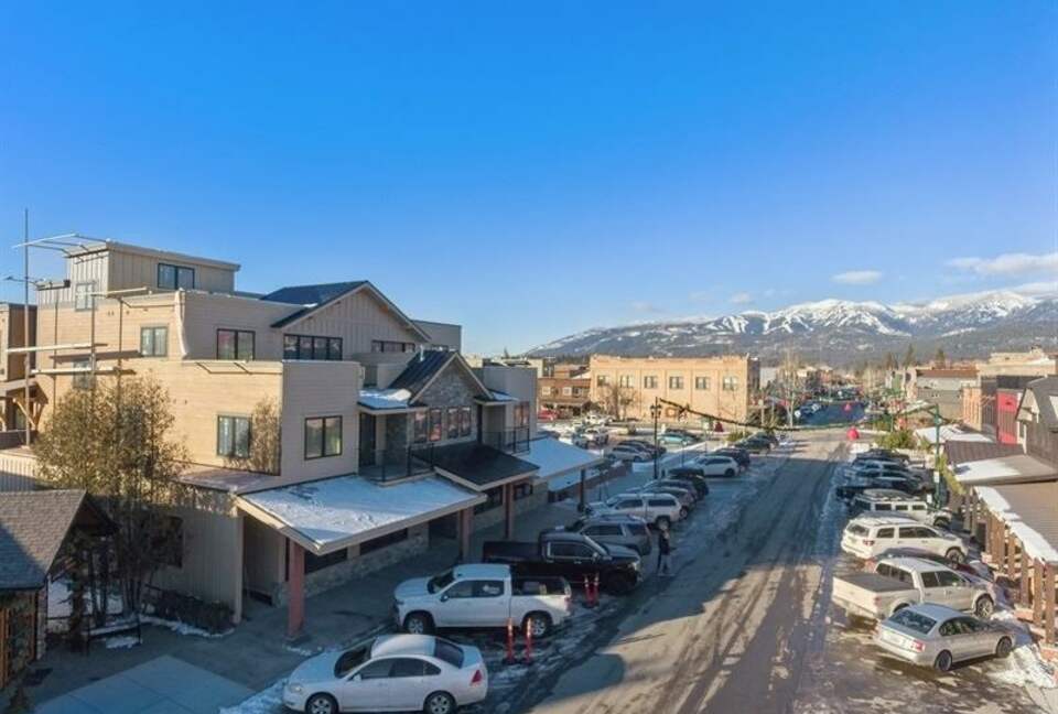 Luxury Penthouse with a Hot Tub on Central Ave - Whitefish, Montana