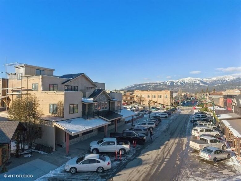 Luxury Penthouse with a Hot Tub on Central Ave - Whitefish, Montana