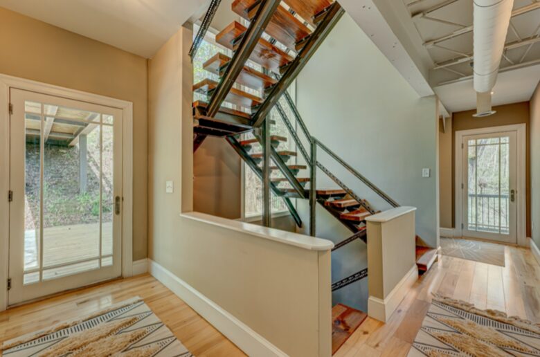 Falcon’s Nest Riverfront Mountain Retreat - mccaysville, Georgia